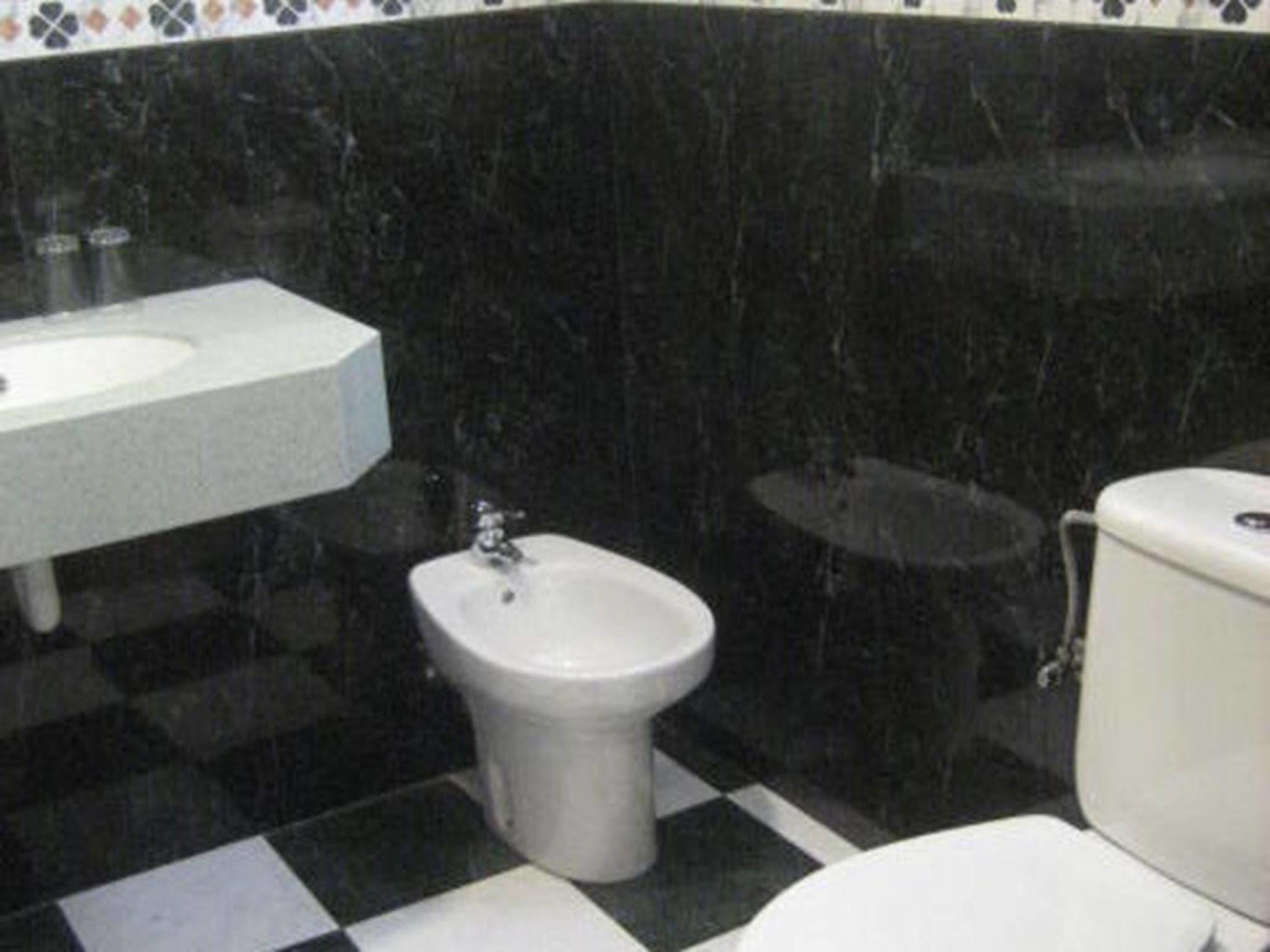Roma Reial Hotel Barcelona Ngoại thất bức ảnh