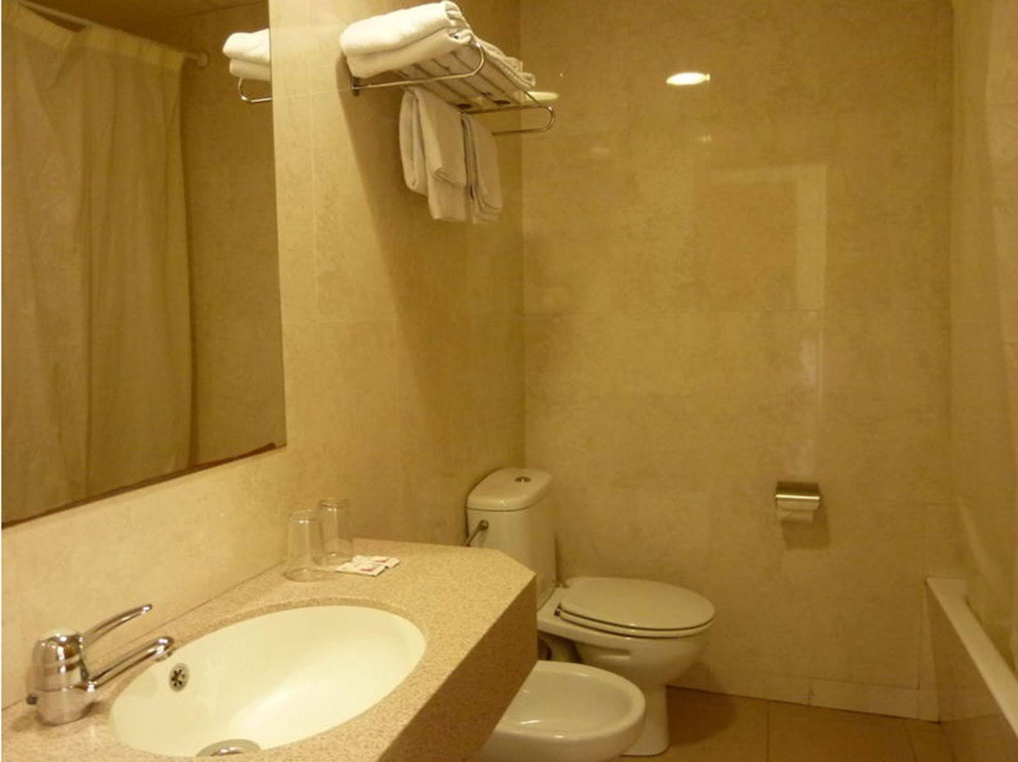 Roma Reial Hotel Barcelona Ngoại thất bức ảnh